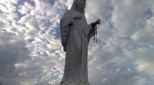 Ave Maryja z Ivanem w Medziugorju