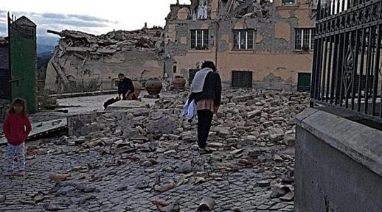 Odbudowa kościołów w Italii po trzęsieniu ziemi(Vatican Service News - 28.03.2017)