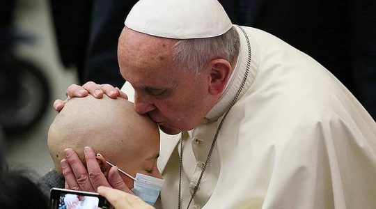Papież dzwoni do chorych dzieci ze szpitala pediatrycznego   ( Vatican Service News - 25.05.2017)