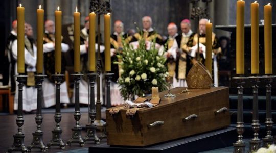 Papież Benedykt przesłał telegram na uroczystości pogrzebowe kard. Meisnera(Vatican Service News - 17.07.2017)