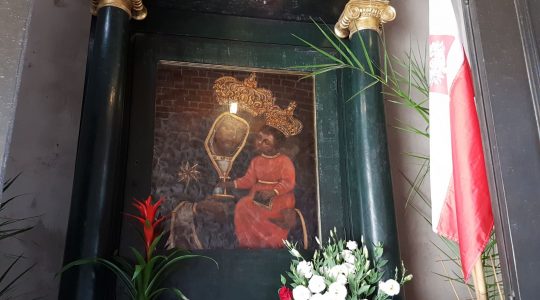 Obraz Matki Bożej Piaskowej w Bramie Floriańskiej w Krakowie (19.08.2017)