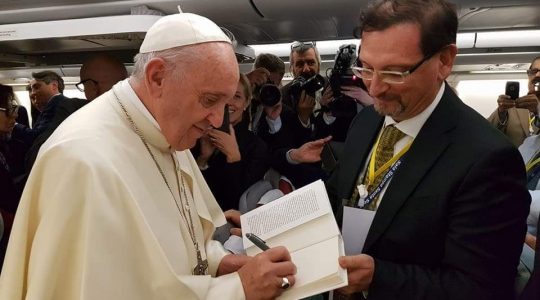 Papieski autograf  (Vatican Service News-29.11.2017)