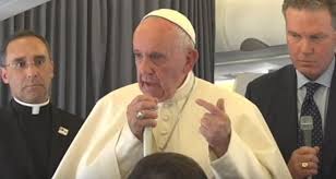 Konferencja prasowa papieża na pokładzie samolotu ( Vatican Service News - 03.12.2017)
