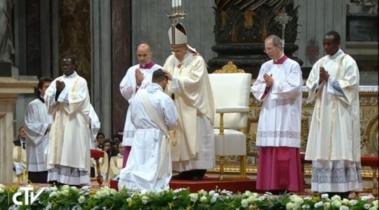 Święcenia kapłańskie w niedzielę Dobrego Pasterza ( Vatican Service News - 17.04.2018)