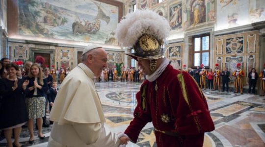 Ojciec Święty u Gwardzistów Szwajcarskich (Vatican Service News - 04.05.2018)