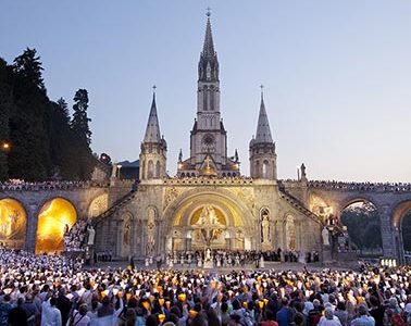Również Francuzi pielgrzymują do Maryi. Narodowa pielgrzymka do Lourdes (Vatican Service News - 16.08.2018)