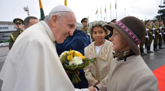 Przywitanie Ojca Świętego z Litwą (Vatican Service News - 22.09.2018)