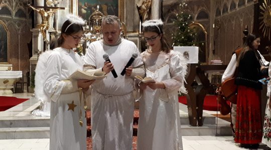 Tata i córki kolędowali w Rożnavie (7.01.2018)
