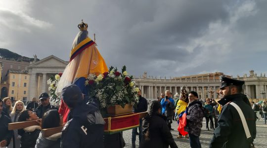 Procesja Ekwadorczyków na Placu św. Piotra  (17.11. 2019)