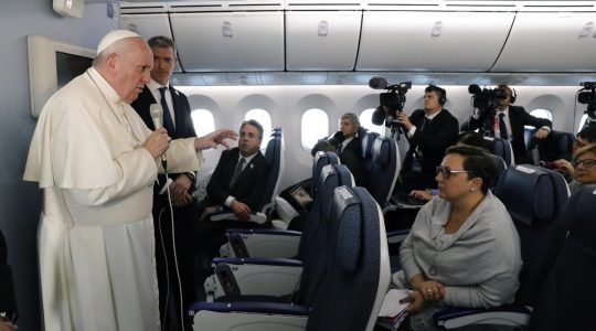 Inspirujące myśli podczas konferencji prasowej na pokładzie samolotu(Vatican Service News - 27.11.2019)