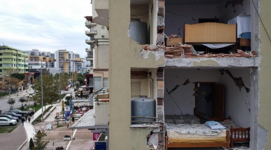 Pomoc dla ofiar trzęsienia ziemi w Albanii(Vatican Service News -28.11.2019)