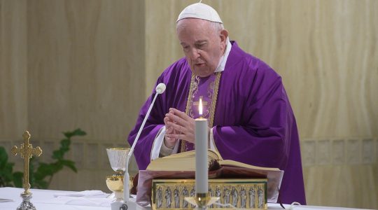 Papież modli się za chorych na koronawirusa(09.03.2020)