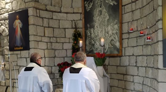 Modlitwa Kapłanów, odnowienie przyrzeczeń kapłańskich o godz. 12.00-Florencja 01.04.2021