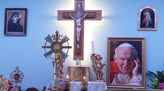 Charbel Tv-Adorazione Eucaristica e preghiera di guarigione e liberazione ore 17:30, Italia 10.12.2023